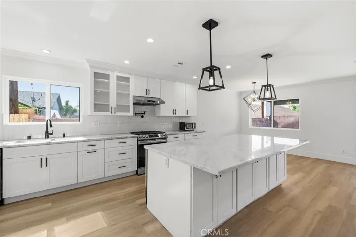 14862 Envoy, Sylmar, California 91342 — photo 5