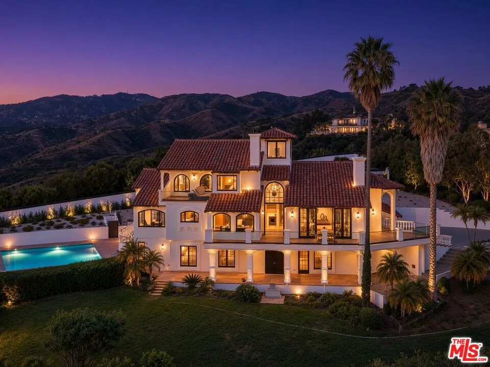 3909 Villa Costera