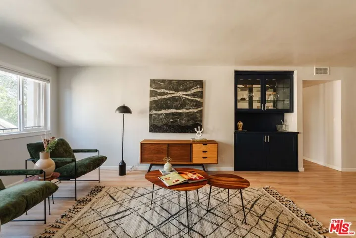 1559 Winona Boulevard F2, Los Angeles, California 90027 — photo 4