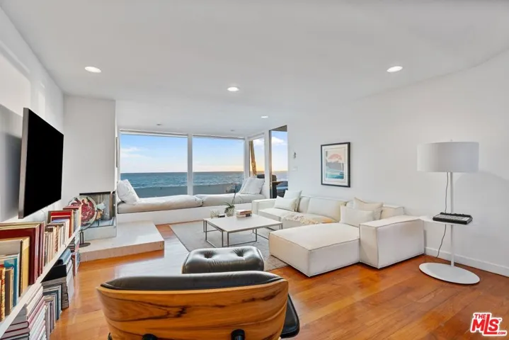 6 Northstar Street 303, Marina Del Rey, California 90292 — photo 4