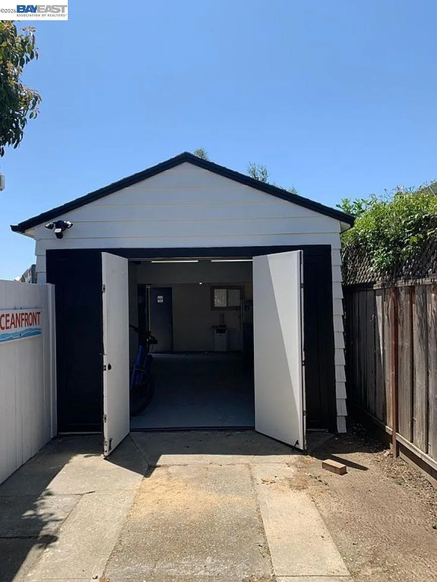 Garage Garage