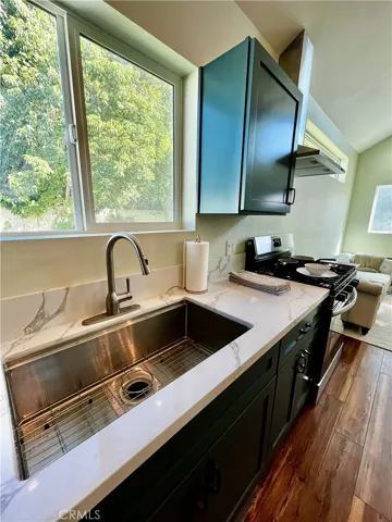 22151 Cohasset, Canoga Park, California 91303 — photo 4