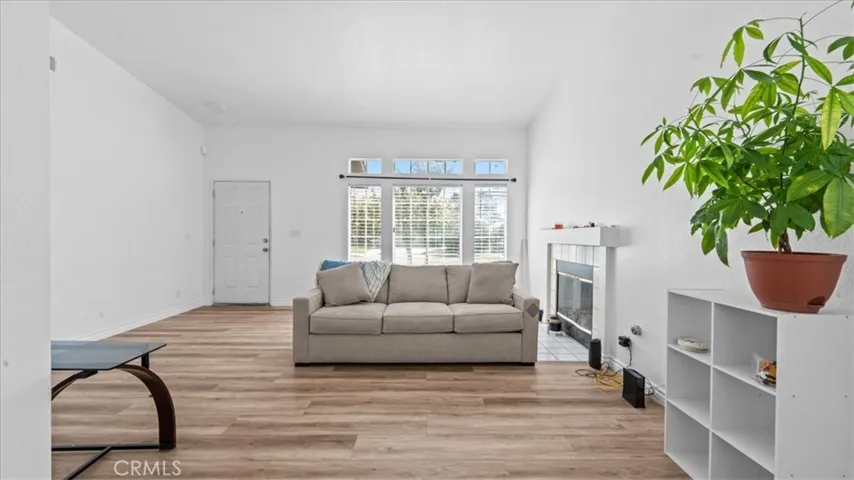 2113 Lightcap, Lancaster, California 93535 — photo 4