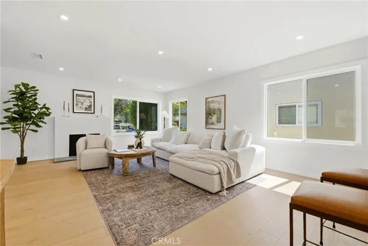 2563 S Bentley, Los Angeles, California 90064 — photo 5