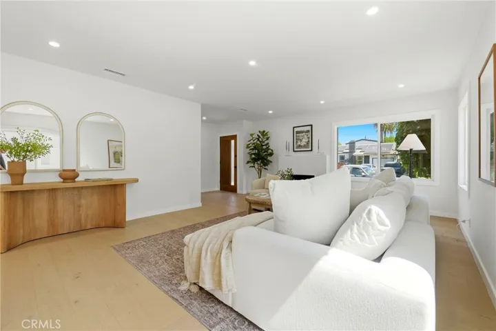 2563 S Bentley, Los Angeles, California 90064 — photo 4