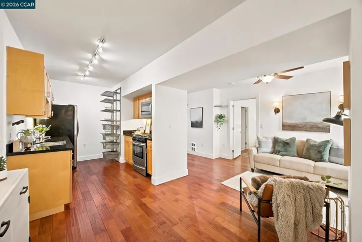 1755 Broadway 23, Oakland, California 94612 — photo 5