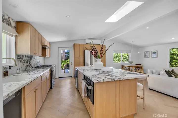 268 E Bay, Costa Mesa, California 92627 — photo 4