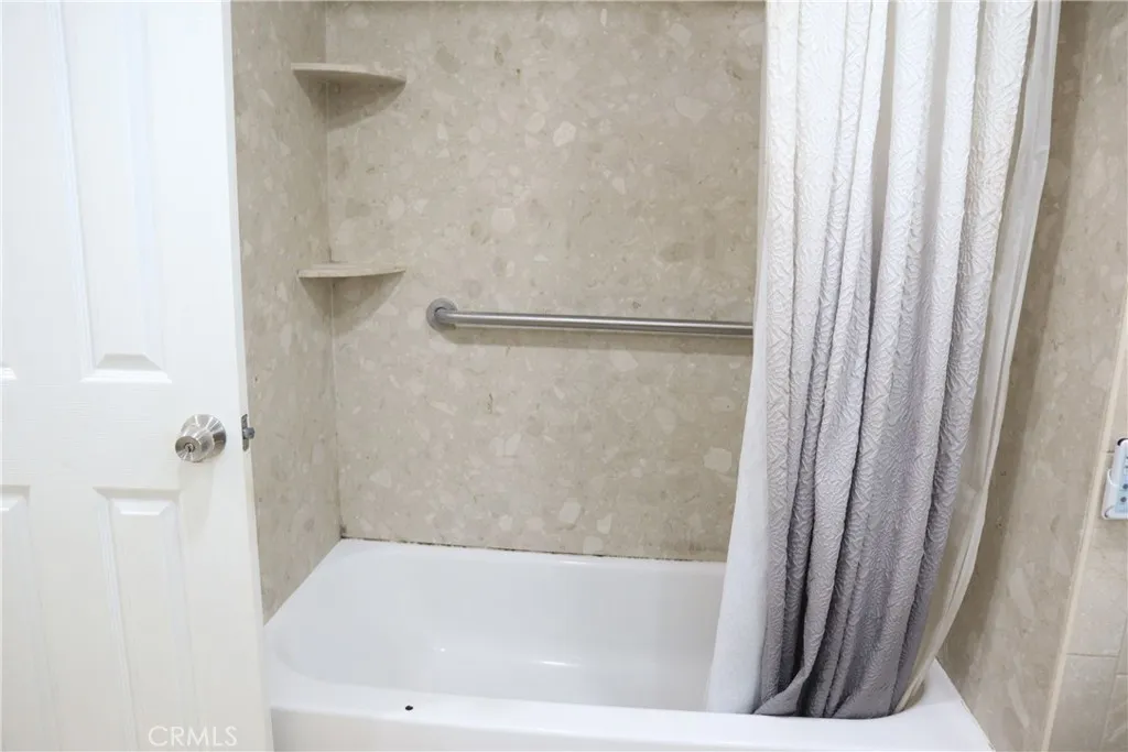 bathroom2