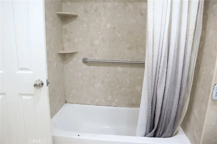 bathroom2