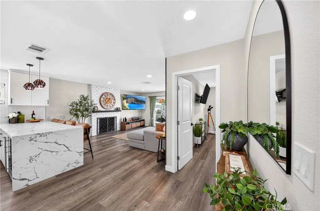 Entry way to great room and kitchen Entry way to great room and kitchen