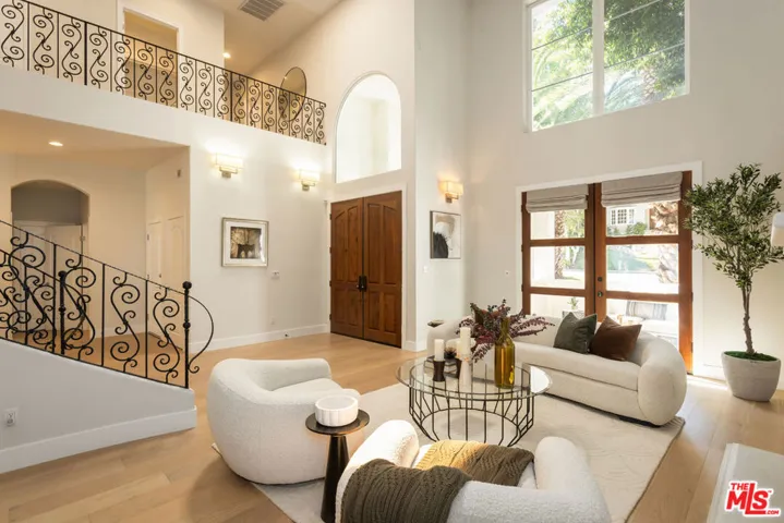 14985 Valley Vista Boulevard, Los Angeles, California 91403 — photo 4