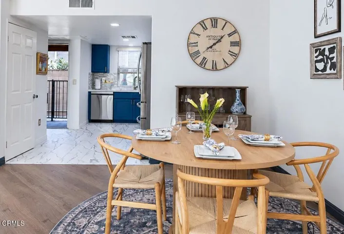 Dining towards Kitchen