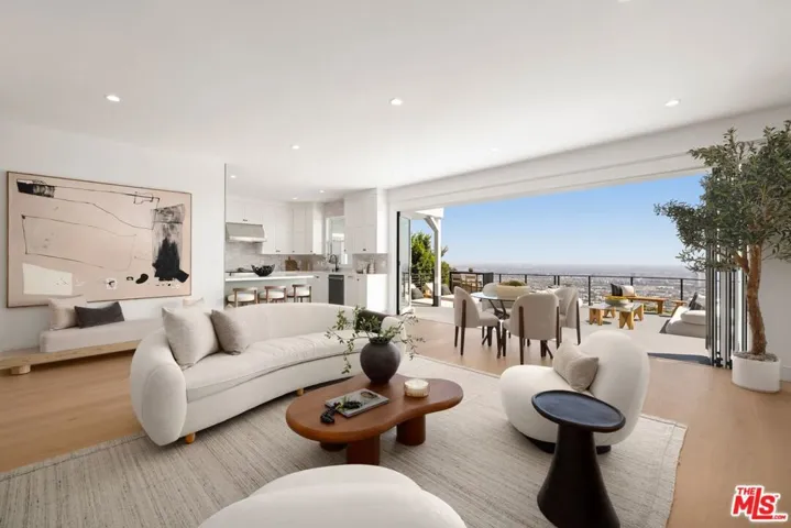 8446 Grand View Drive, Los Angeles, California 90046 — photo 5
