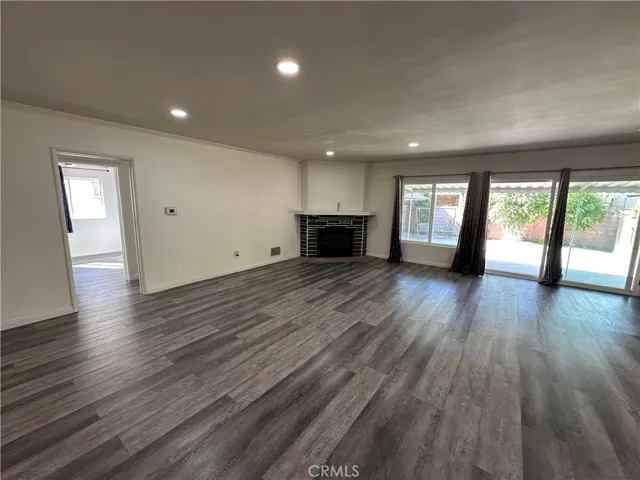 19127 Enadia, Reseda, California 91335 — photo 4