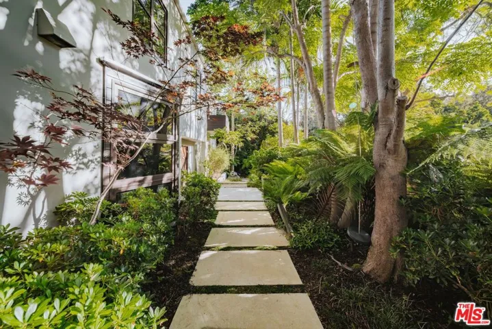 576 E Channel Road, Santa Monica, California 90402 — photo 4