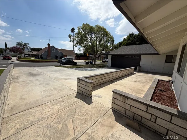 10961 Endicott Drive, Riverside, California 92505 — photo 4