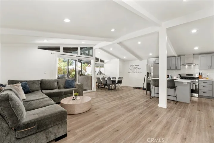 6413 Wystone, Reseda, California 91335 — photo 4
