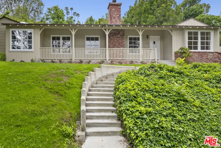18080 Karen Drive, Encino, California 91316 — photo 4