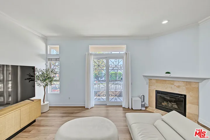 681 S Norton Avenue 103, Los Angeles, California 90005 — photo 5
