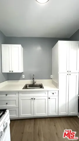 800 S Burlington Avenue, Los Angeles, California 90057 — photo 5