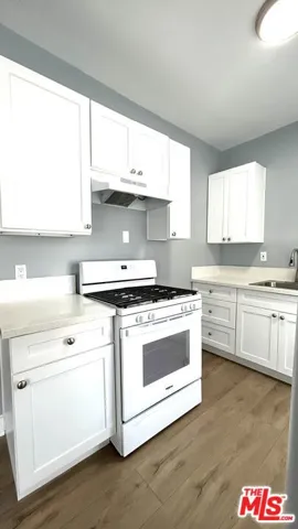 800 S Burlington Avenue, Los Angeles, California 90057 — photo 4