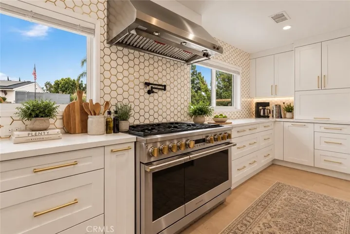 5931 Maury Avenue, Woodland Hills, California 91367 — photo 4