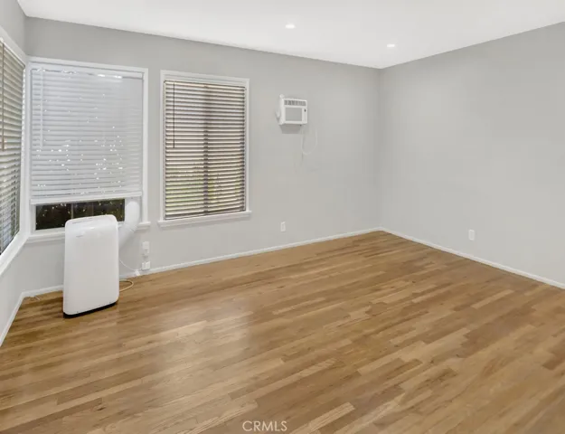 557 Rosemary Lane, Burbank, California 91505 — photo 5