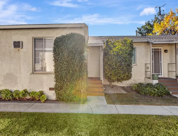 557 Rosemary Lane, Burbank, California 91505 — photo 4