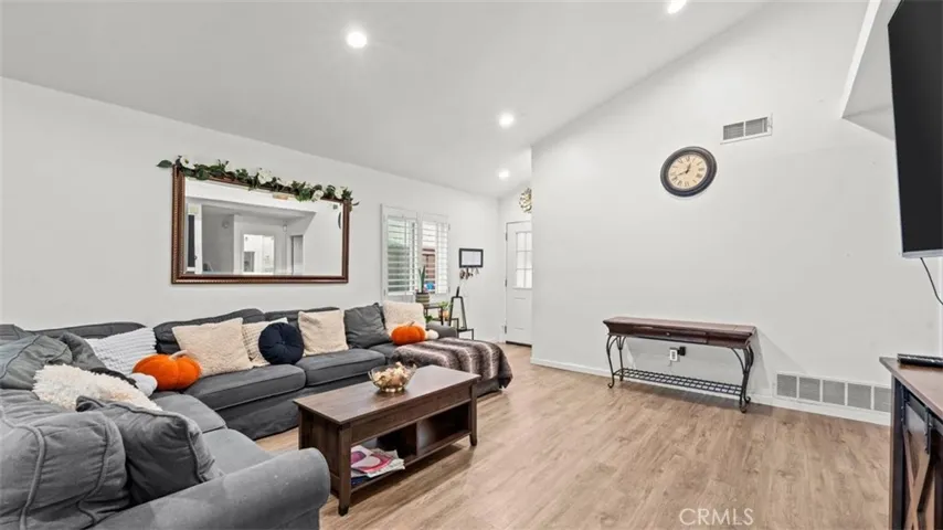16662 Minter Court, Canyon Country, California 91387 — photo 5