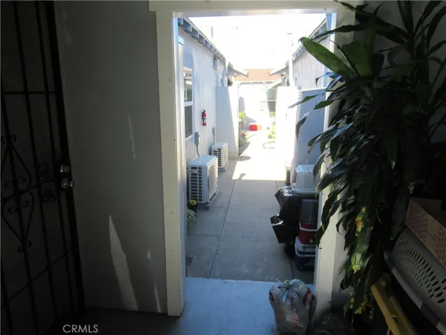 9745 Maple, Bellflower, California 90706 — photo 4