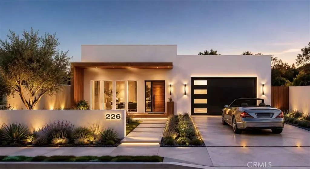 226 E Las Flores Dr