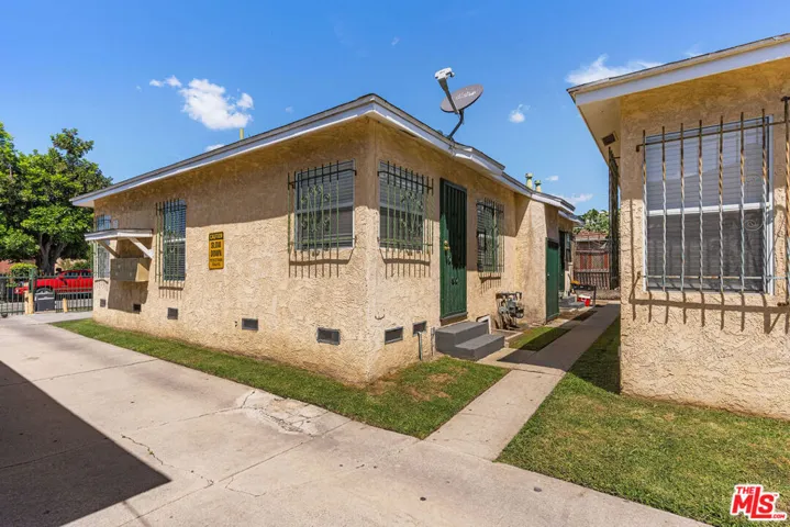 1000 N Sloan Avenue, Compton, California 90221 — photo 5