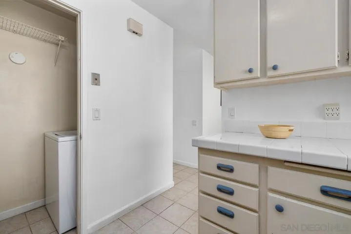 10569 Westonhill Drive, San Diego, California 92126 — photo 4