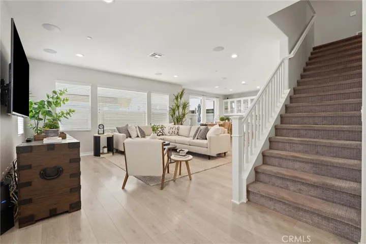 250 W Ridgewood, Long Beach, California 90805 — photo 5
