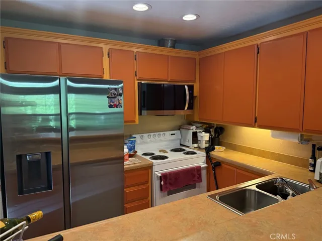 7890 17 P E Spring Street 17p, Long Beach, California 90815 — photo 4