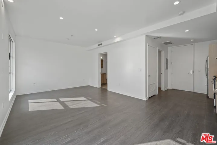 5800 Harold Way 210, Los Angeles, California 90028 — photo 4