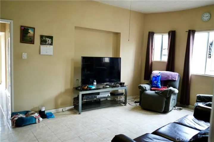 11218 Belhaven, Los Angeles, California 90059 — photo 4