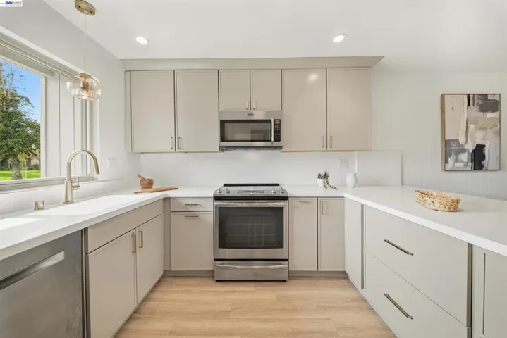 3452 Capella Lane, Alameda, California 94502 — photo 5