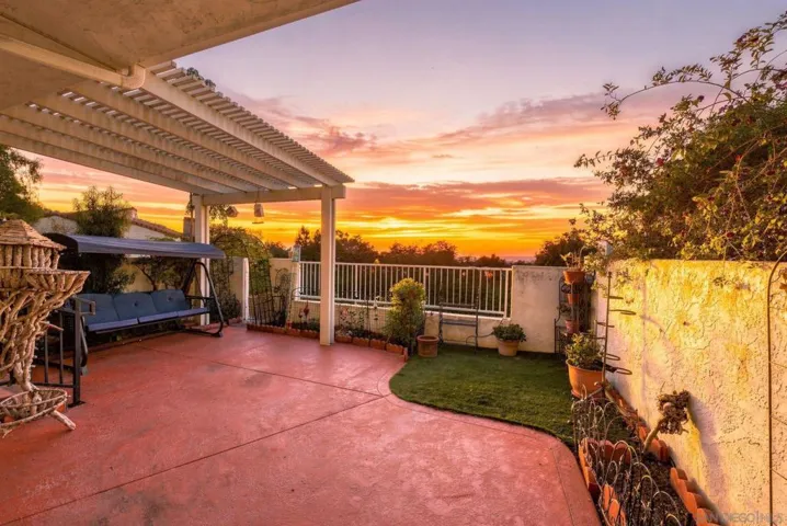 https://zimg.paragon.ice.com/ParagonImages/Property/PA/SDMLS/-533634/1/533/400/fa5382ca12016bf71b4b8f29533a4cdb/3/98a25555ebf35f3c2d8ab9d7fb6ab7f3/-533634-85032abf-0b80-40be-a17f-5d0ea1f0972a.JPG