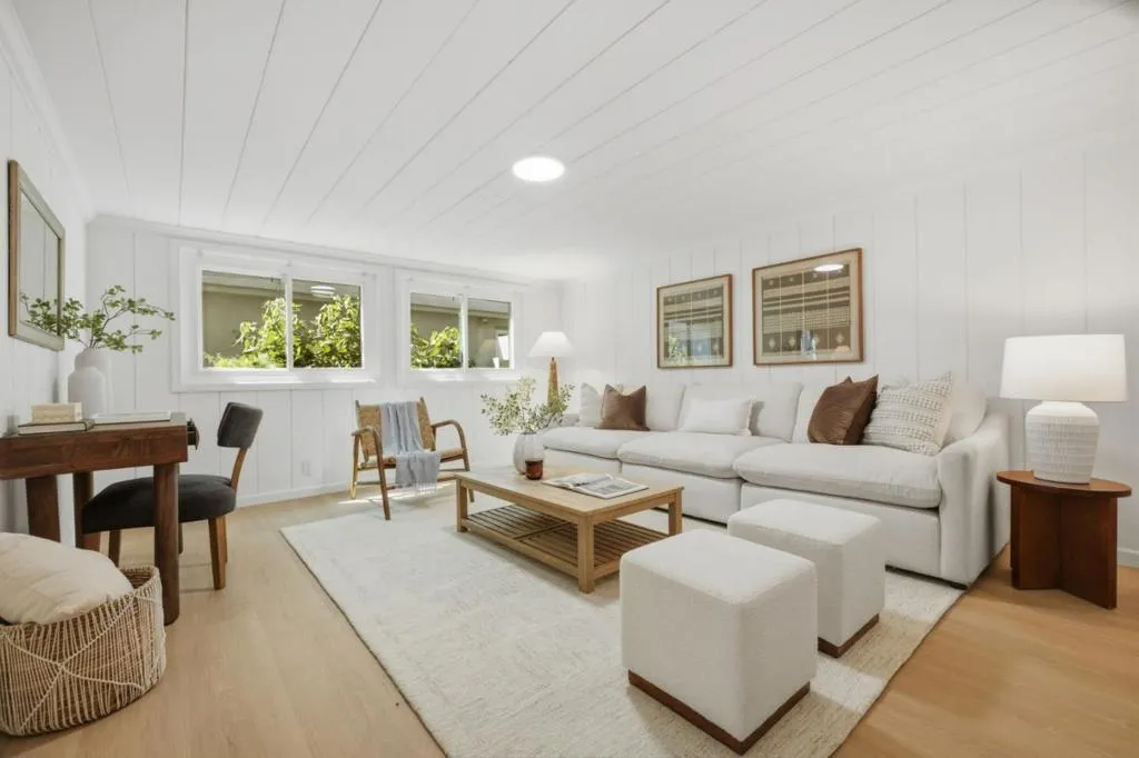 Bonus 225 sq. ft flex space!