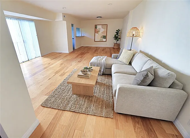 7309 Franklin Avenue, Los Angeles, California 90046 — photo 4