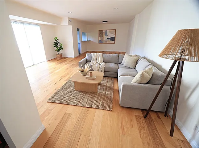 7309 Franklin Avenue, Los Angeles, California 90046 — photo 5
