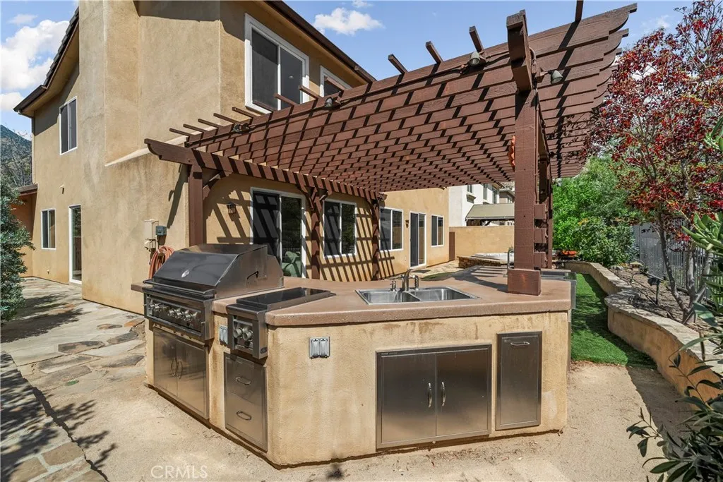 Built-In Barbecue View 2 Built-In Barbecue View 2
