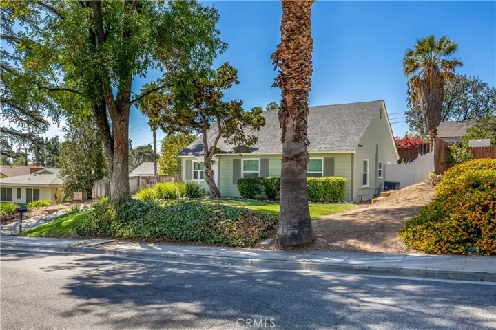5649 Laredo, Riverside, California 92506 — photo 4