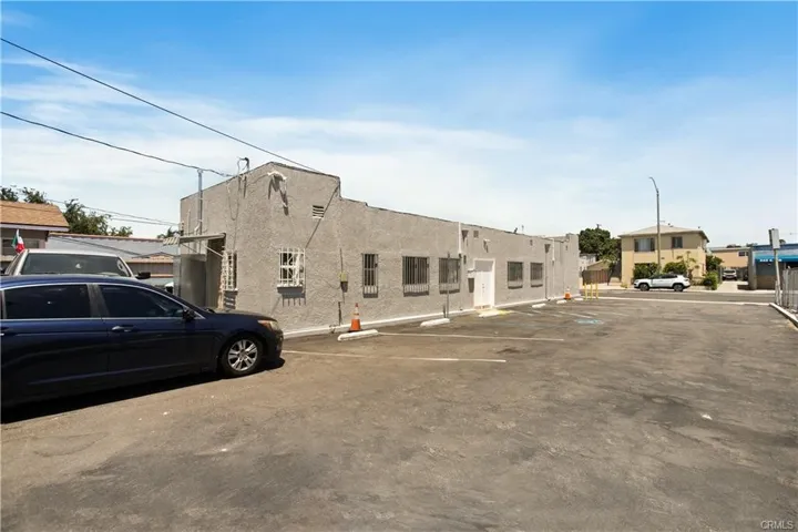 330 E Market Street, Long Beach, California 90805 — photo 4