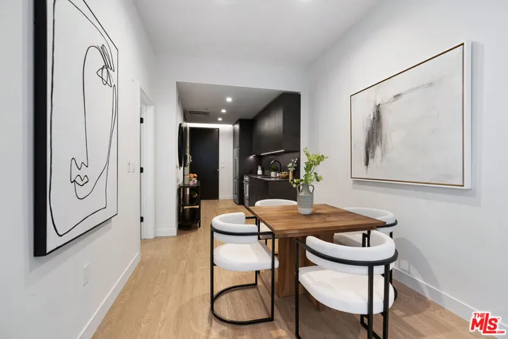 3688 Overland Avenue 302, Los Angeles, California 90034 — photo 5