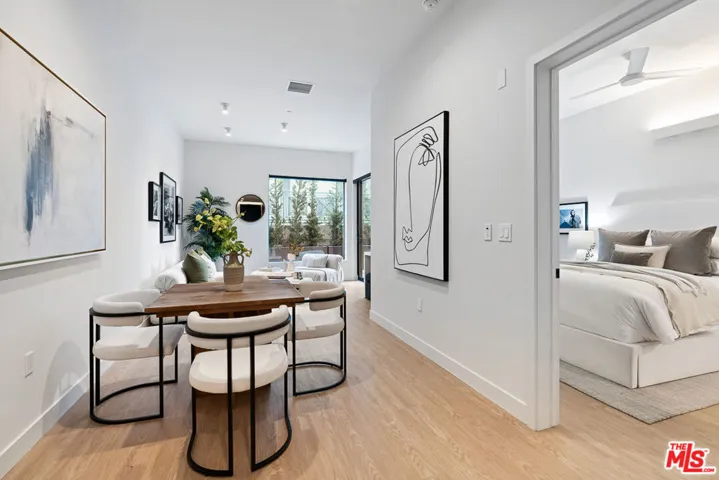 3688 Overland Avenue 302, Los Angeles, California 90034 — photo 4