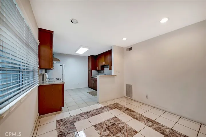 5315 Zelzah, Encino, California 91316 — photo 5