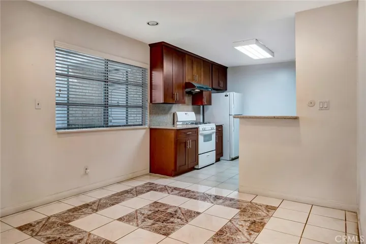 5315 Zelzah, Encino, California 91316 — photo 4