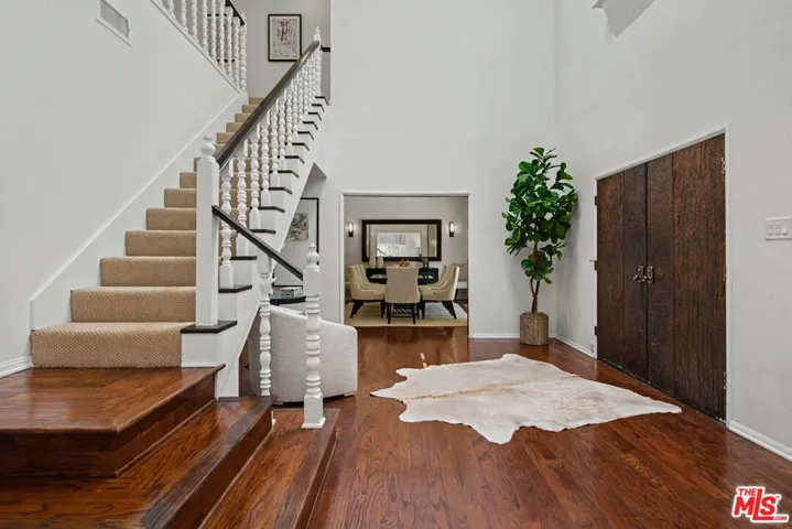 2411 Benedict Canyon Drive, Beverly Hills, California 90210 — photo 4